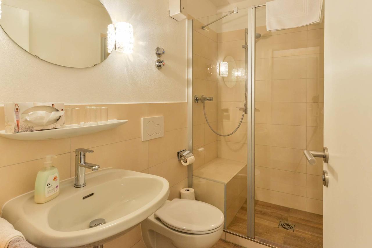 Ferienhotel Hahn Garni 鲁波尔丁 外观 照片